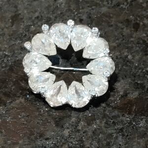 Elegant Silver Crystal Rhinestone Brooch Unsigned Kramer Of New York